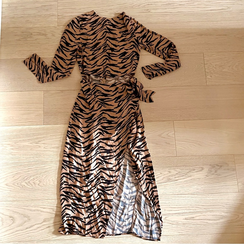 Reformation Maurita Tiger Stripe Print Dress - Picture 2 of 12